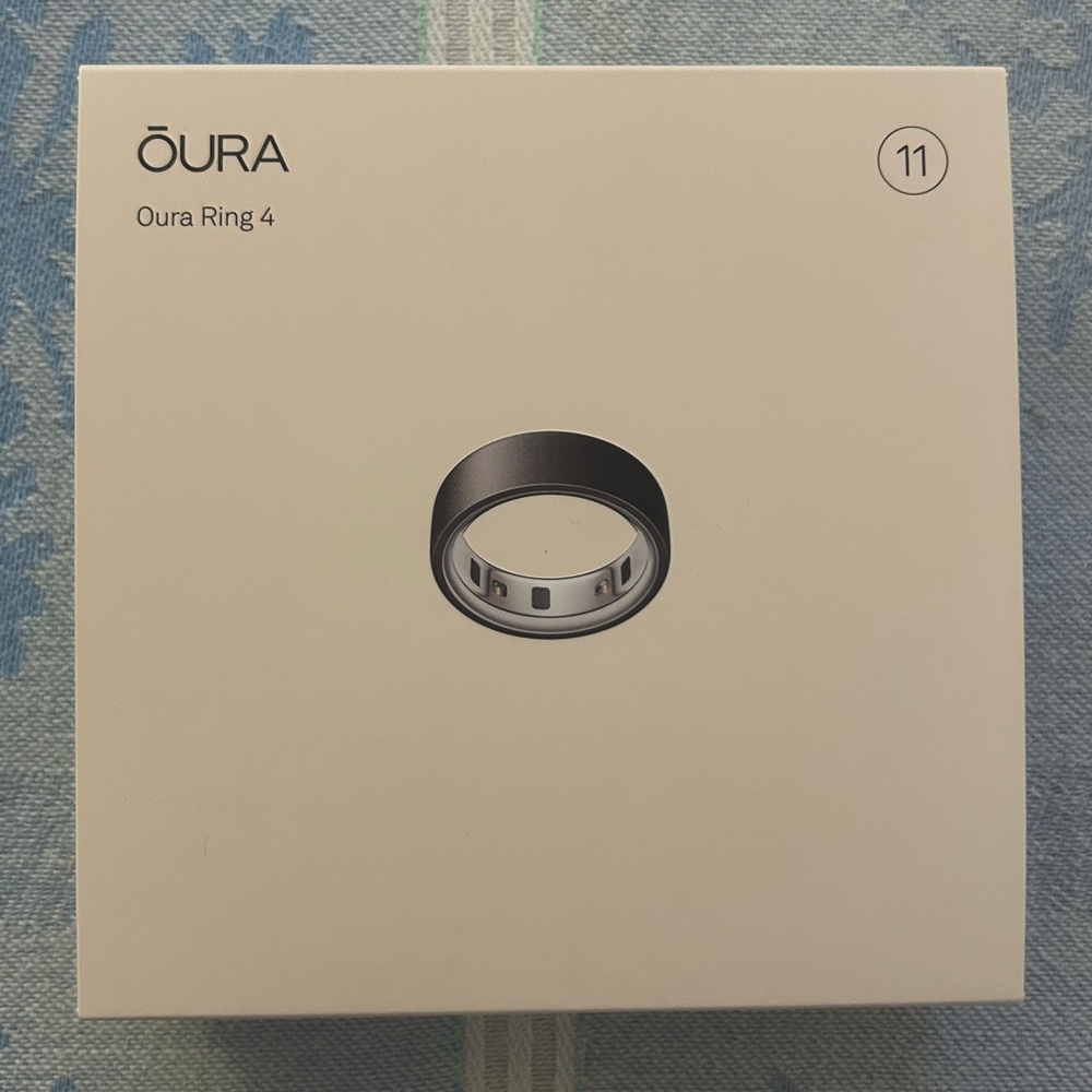 Oura Ring 4 in Stealth (Noir Mat) - Size 11